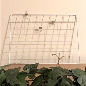 Grid White Memo Board